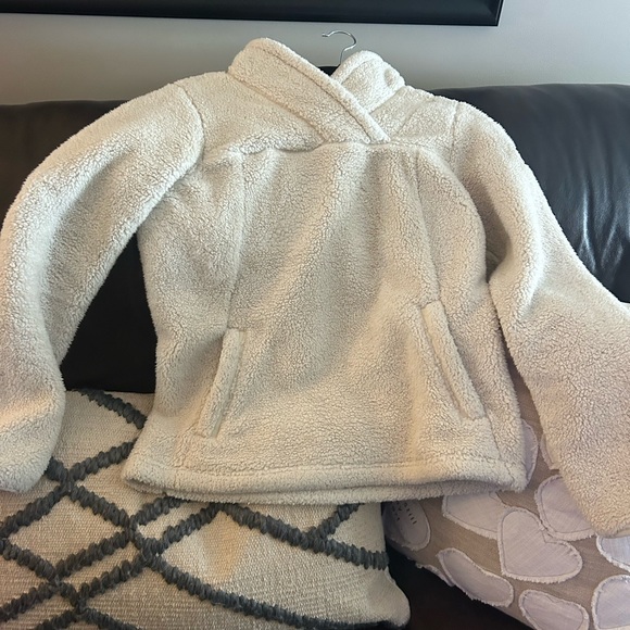 Worn very few times - Picture 2 of 5